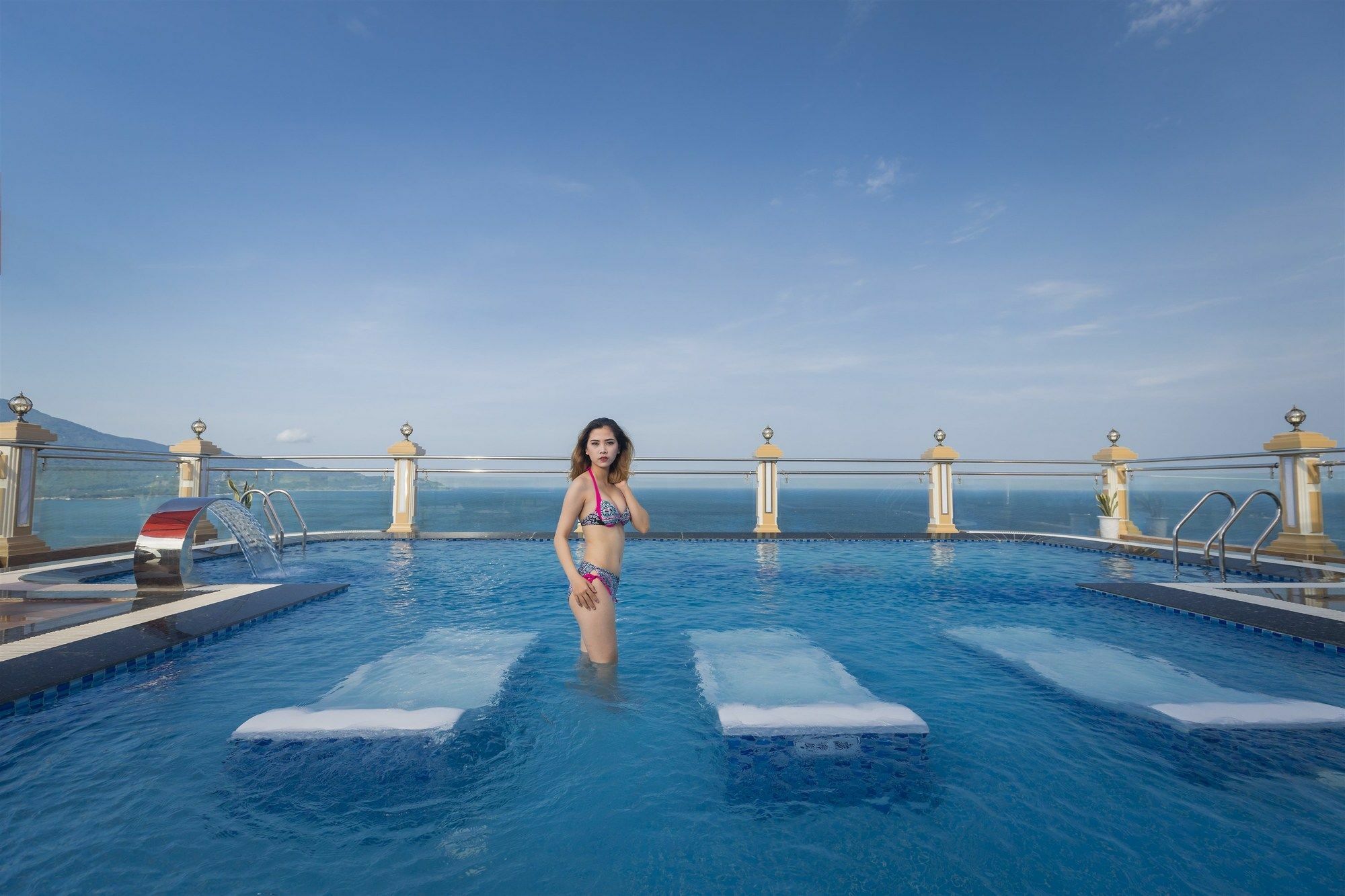 7 Seven Sea Hotel Дананг Экстерьер фото