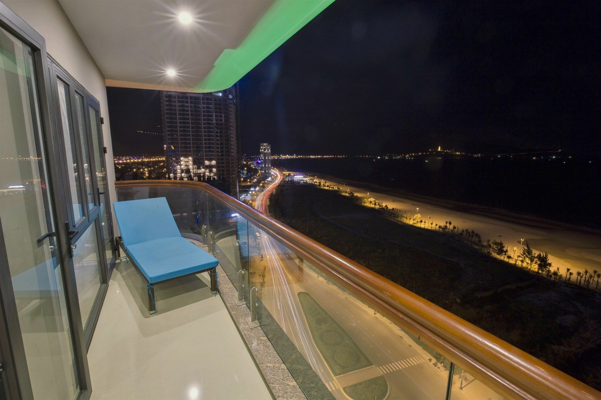 7 Seven Sea Hotel Дананг Экстерьер фото