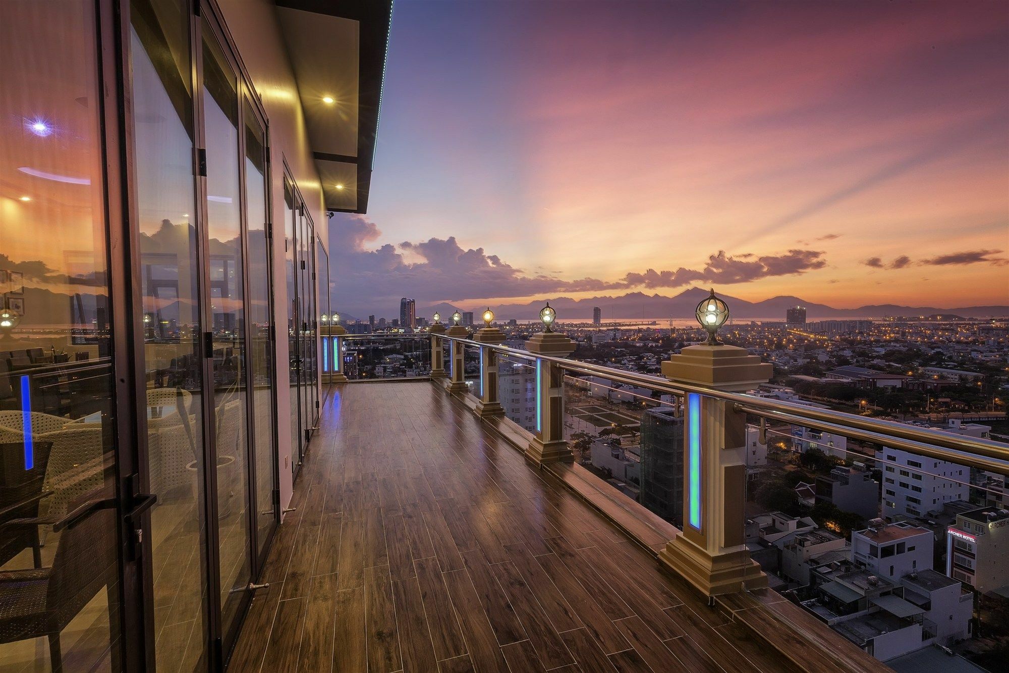 7 Seven Sea Hotel Дананг Экстерьер фото